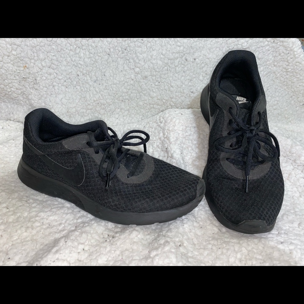 Womens Nike Size 8.5